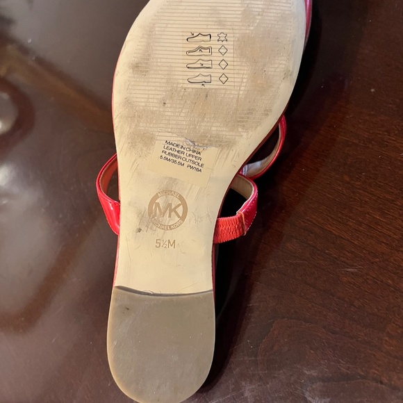 MICHAEL KORS CLAUDIA FLAT SANDAL CORAL REEF WOMENS FLAT T STRAP sz 5.5 - Picture 5 of 6